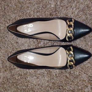 Mix 6. Black pumps size 7